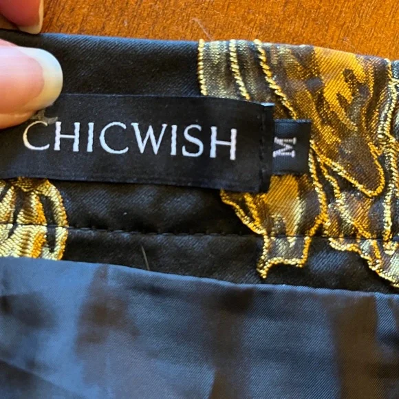 Gold metallic floral jacquard maxi skirt. Evening. Formal. A-silhouette, Lined 6 - Picture 9 of 12